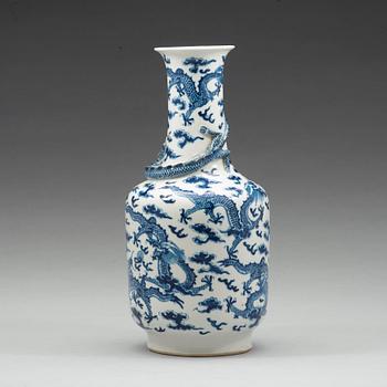 VAS, porslin. Qingdynastin, 1800-tal.