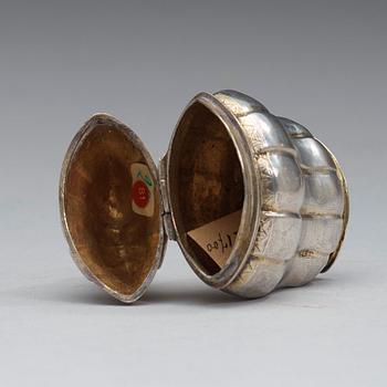 A Swedish 18th century parcel-gilt snuff-box, marks of Andreas Cron, Malmö 1758.