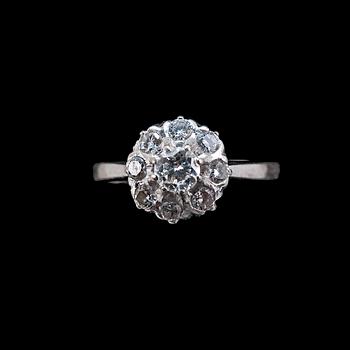 66. RING, 18K vitguld, briljantslipade diamanter ca 0.44 ct. Stockholm 1968. V. 2,9.