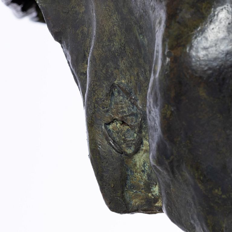 Gudmar Olovson, skulptur. Signerad. Numrerad. Gjutarstämpel. Brons, total höjd 72 cm, längd 55 cm.
