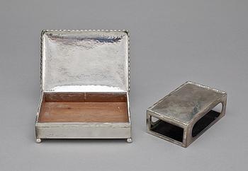 PARTI SILVER, 2 st, bland annat GAB, Stockholm 1922. Tot vikt 595g.