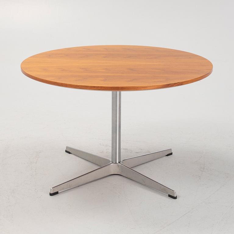 Arne Jacobsen, Bruno Mathsson & Piet Hein, soffbord, modell "A222", Fritz Hansen, Danmark.