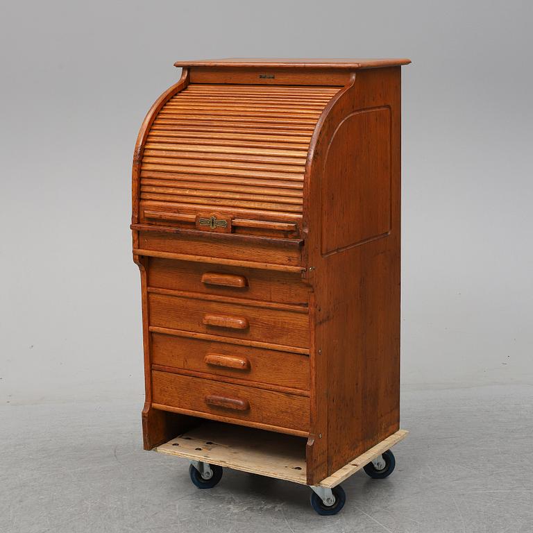 A cabinet from the forst half of the 20th century.
