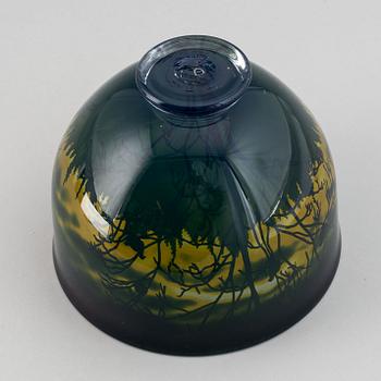 Jette Jörgensen, a cameo glass bowl, Sjöhyttan, Sweden 1987.