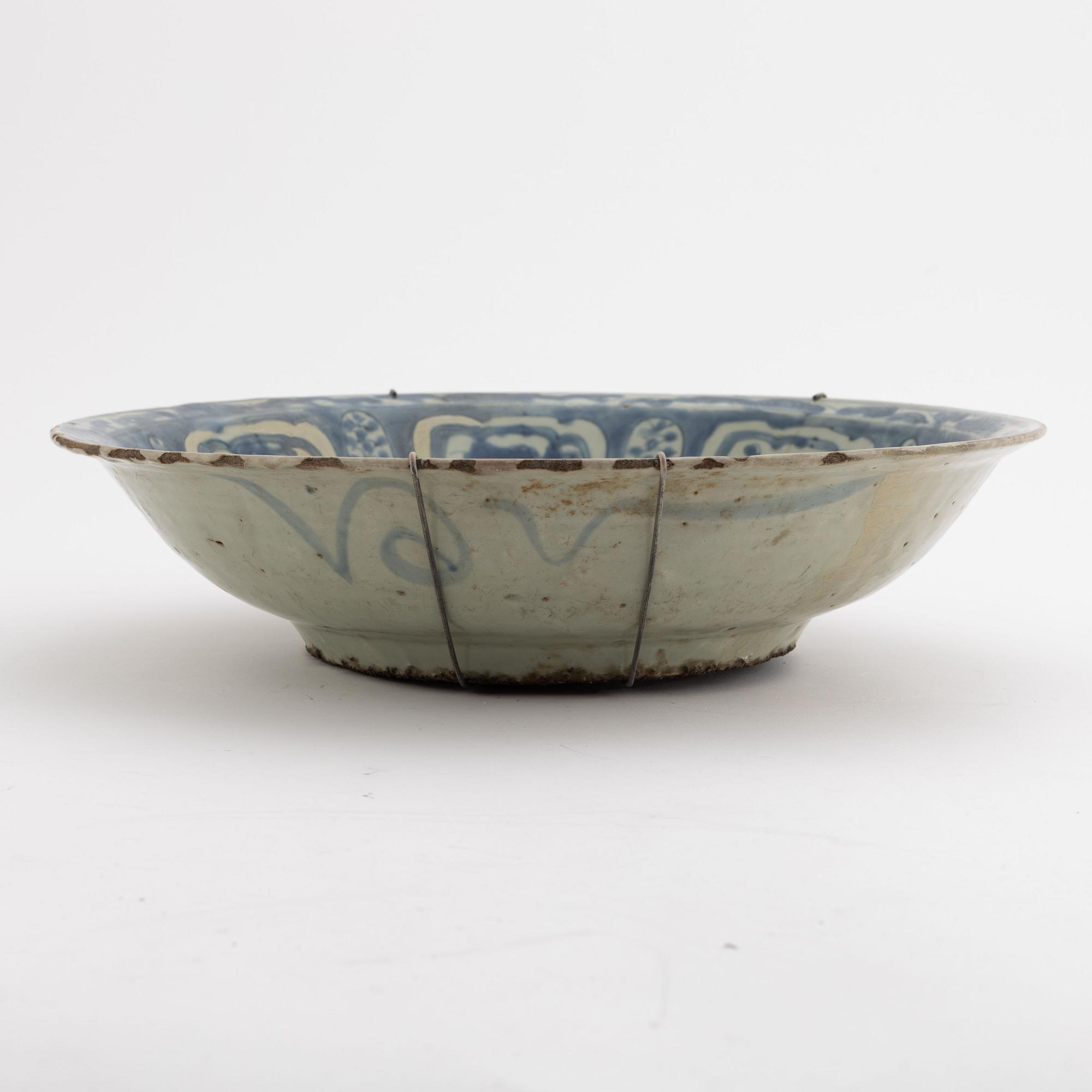 Skålfat, porslin, Kina, Swatow, Mingdynastin (1368-1644).