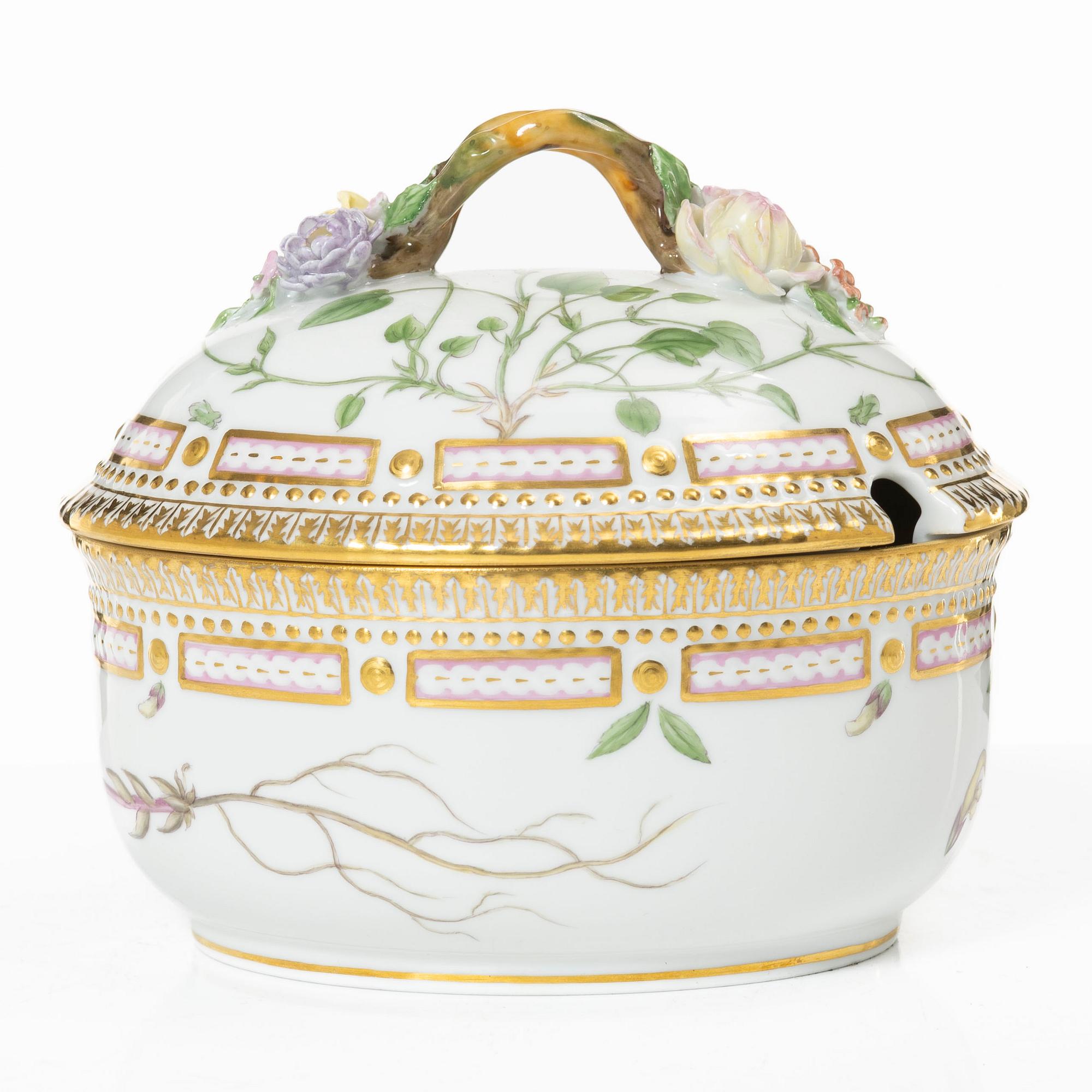 Bonbonjär, porslin, "Flora Danica", Royal Copenhagen, 1955-56.