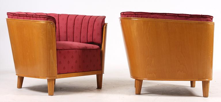 FÅTÖLJER, ett par samt BORD, 1940-tal.