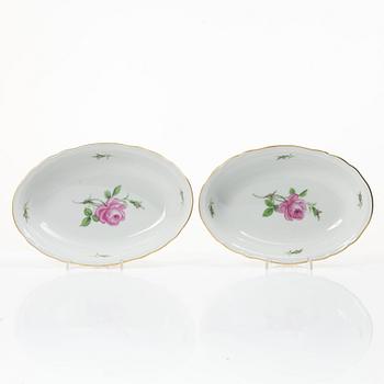 Meissen, A 55 piece "Meissen Rose" (Rote rose/Meissener rose) porcelain dinner service, 20th century.