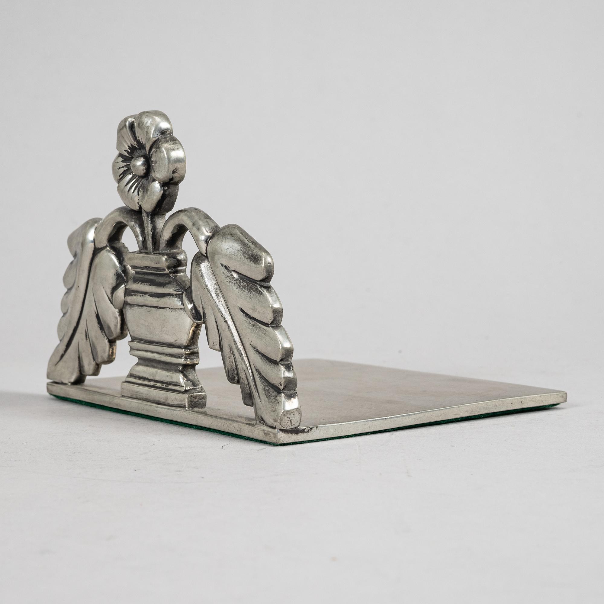 Estrid Ericson, möjligen, bokstöd, Firma Svenskt Tenn, 1920-tal.