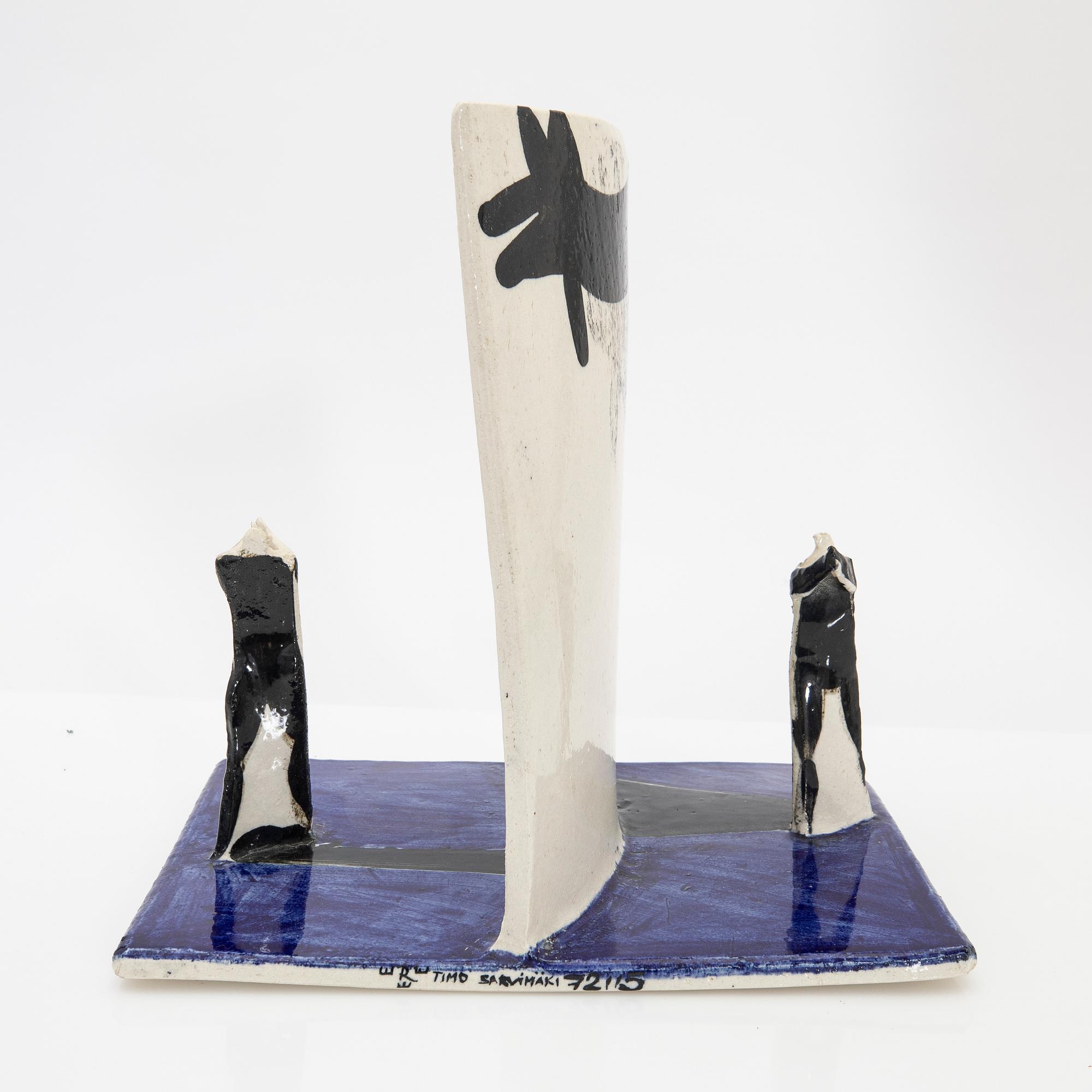 Timo Sarvimäki, Skulptur, "Skugglek", Rörstrand, 1970-tal.