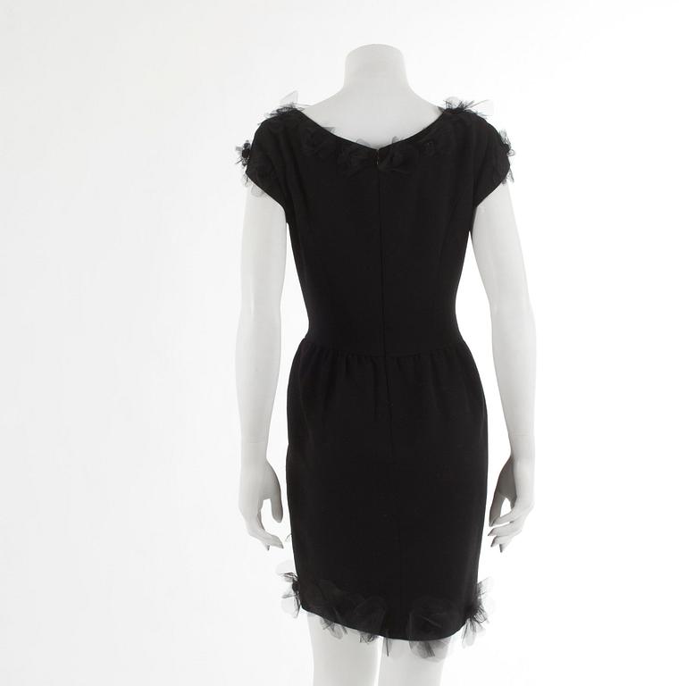 MOSCHINO, cocktailklänning samt jacka.