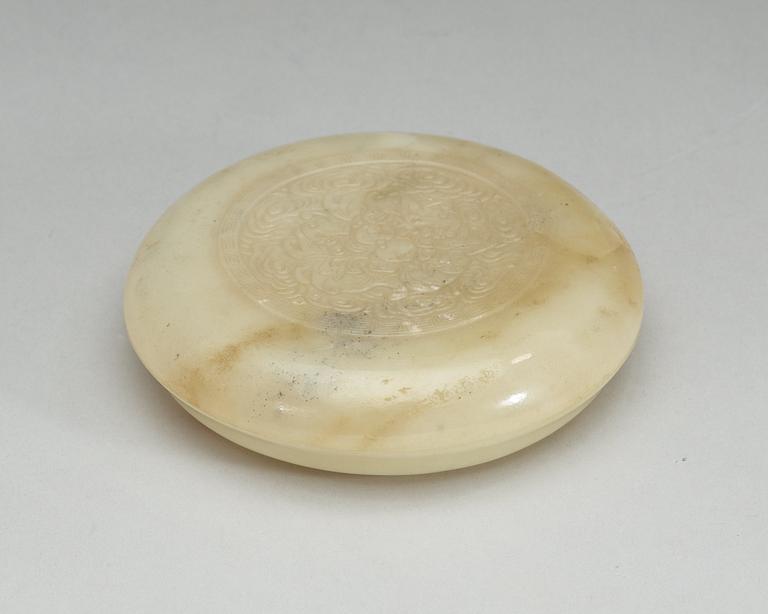 A Chinese nephrite box with cover, presumably early 20th Century.