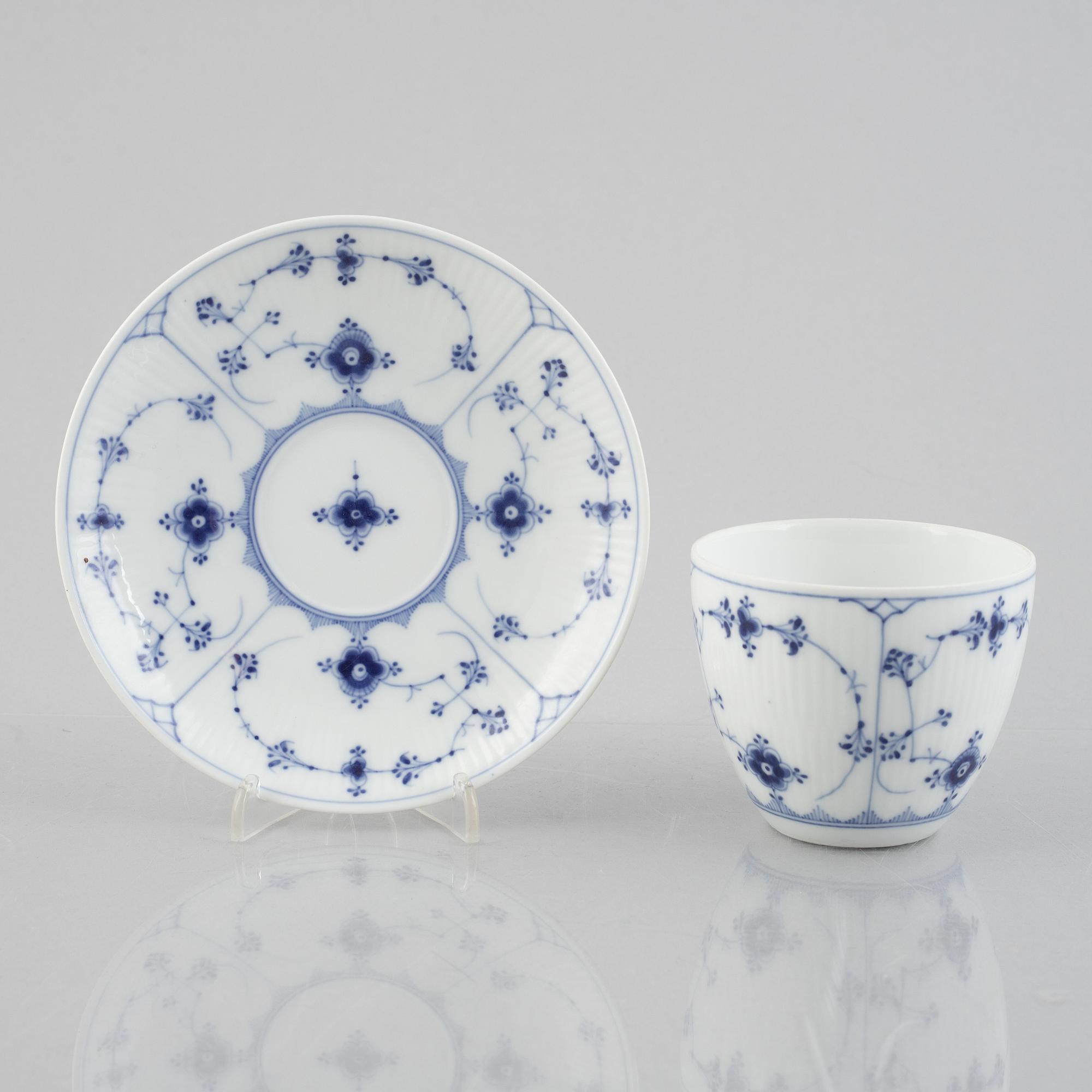 A large 'Blue Fluted Plain' porcelain tea cup with saucer, Royal Copenhagen, model 78, 1893-1900.