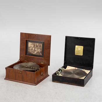 Music box with discs, Polyphon, Germany, circa 1900.