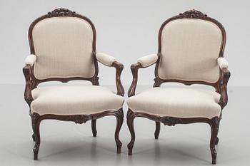 KARMSTOLAR, ett par, Louis XV-stil.