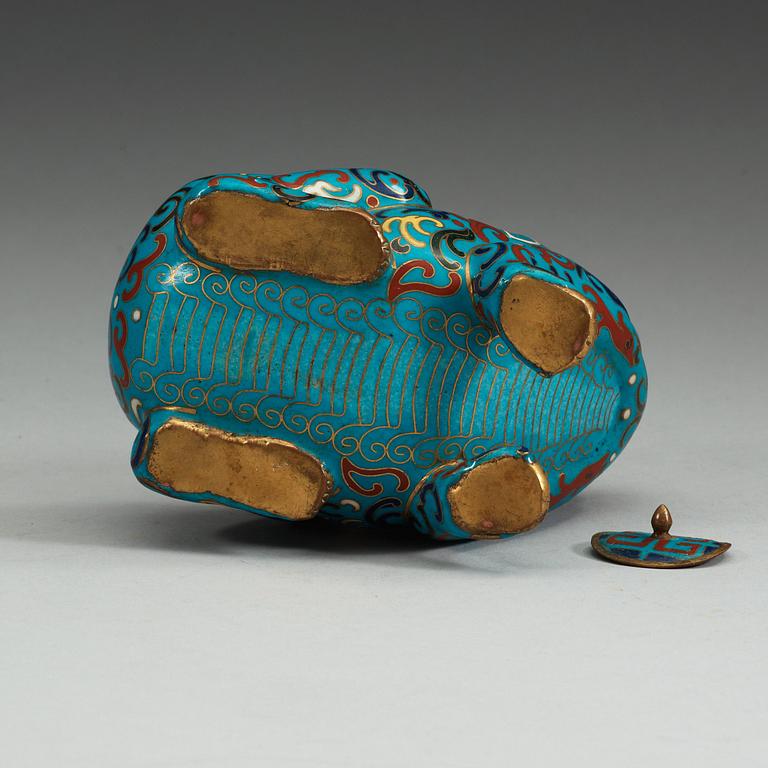 A cloisonné censer with cover in the shape of a frog, Qing dynasty (1644-1912).