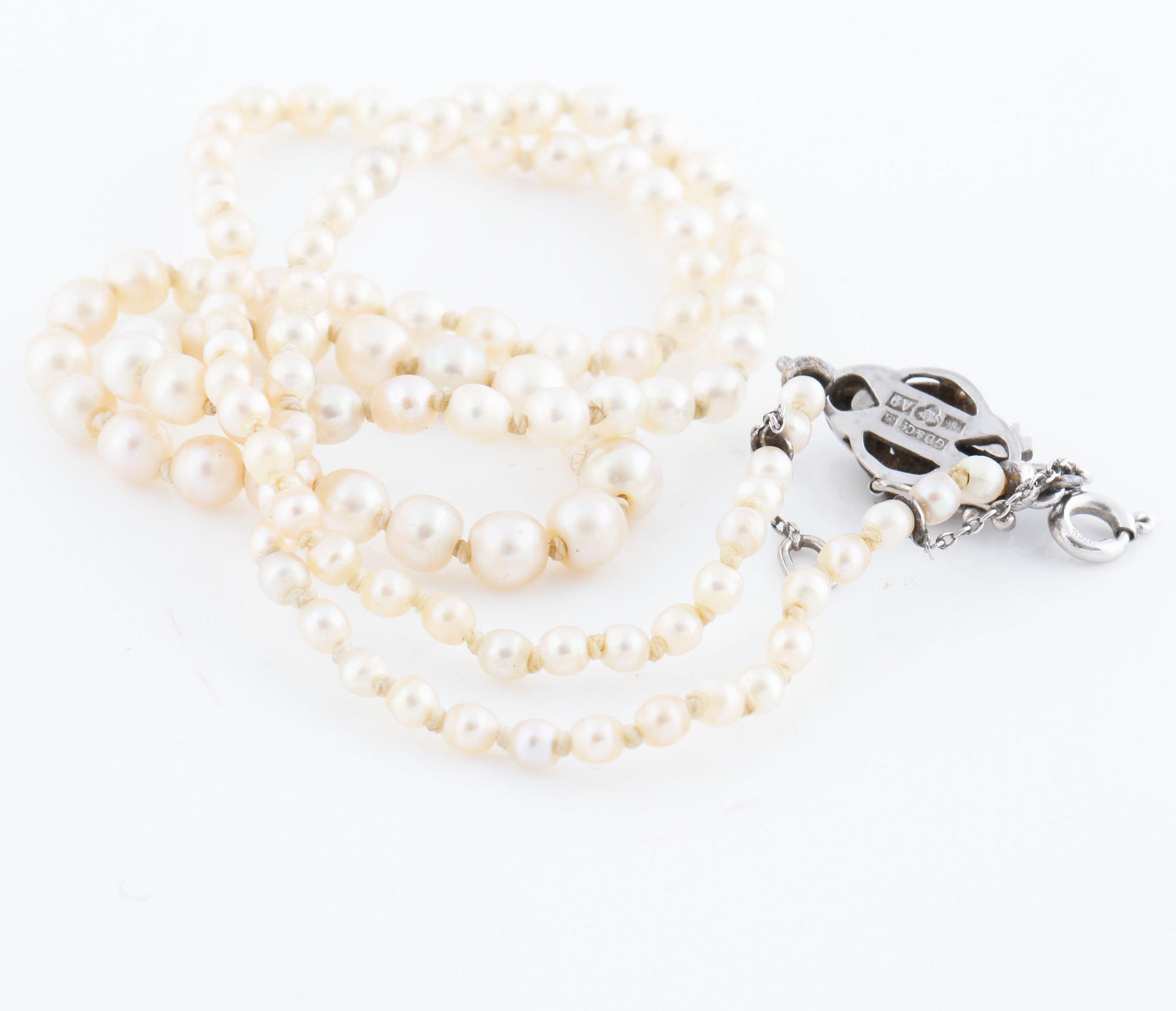 A possibly cultured pearl necklace by Gustav Dahlgren & Co, Malmö, 1951.