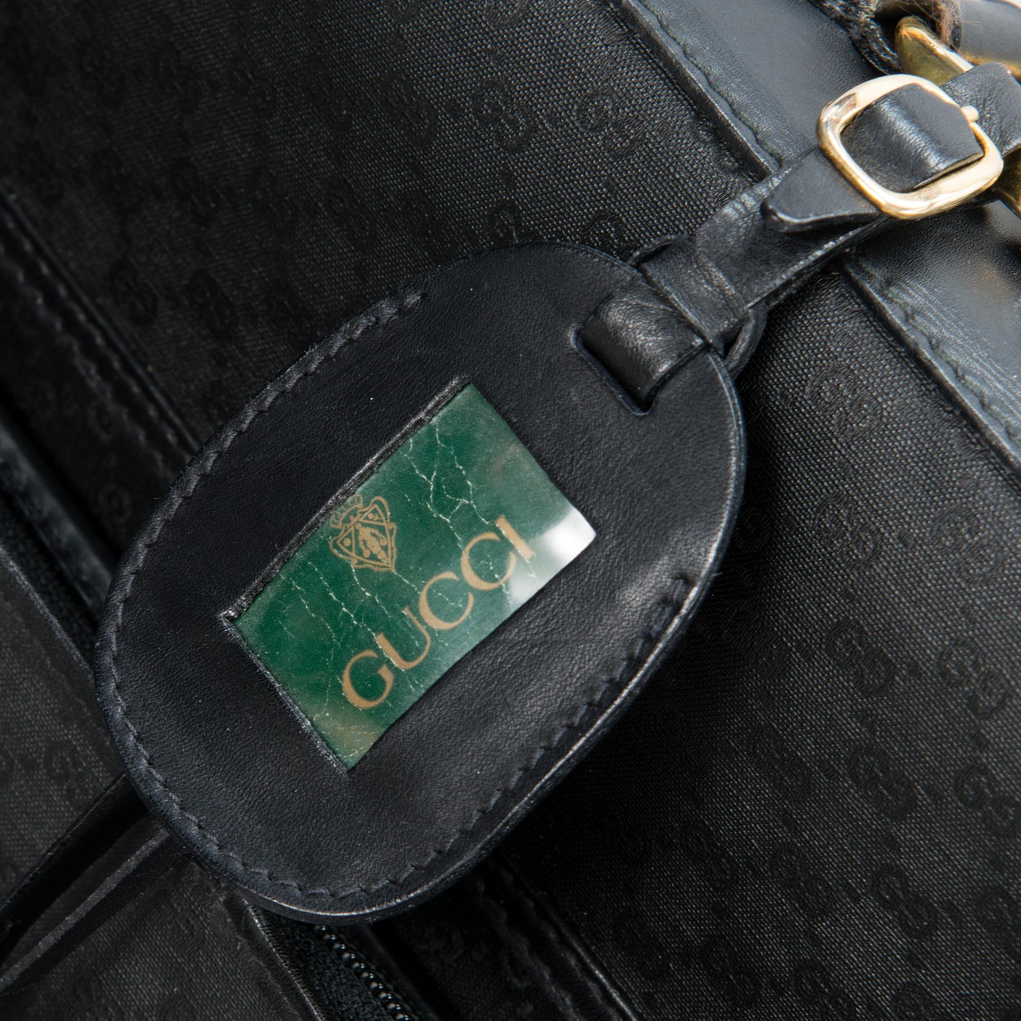 GUCCI, KLÄDÖVERDRAG SAMT VÄSKA, 1980-tal.