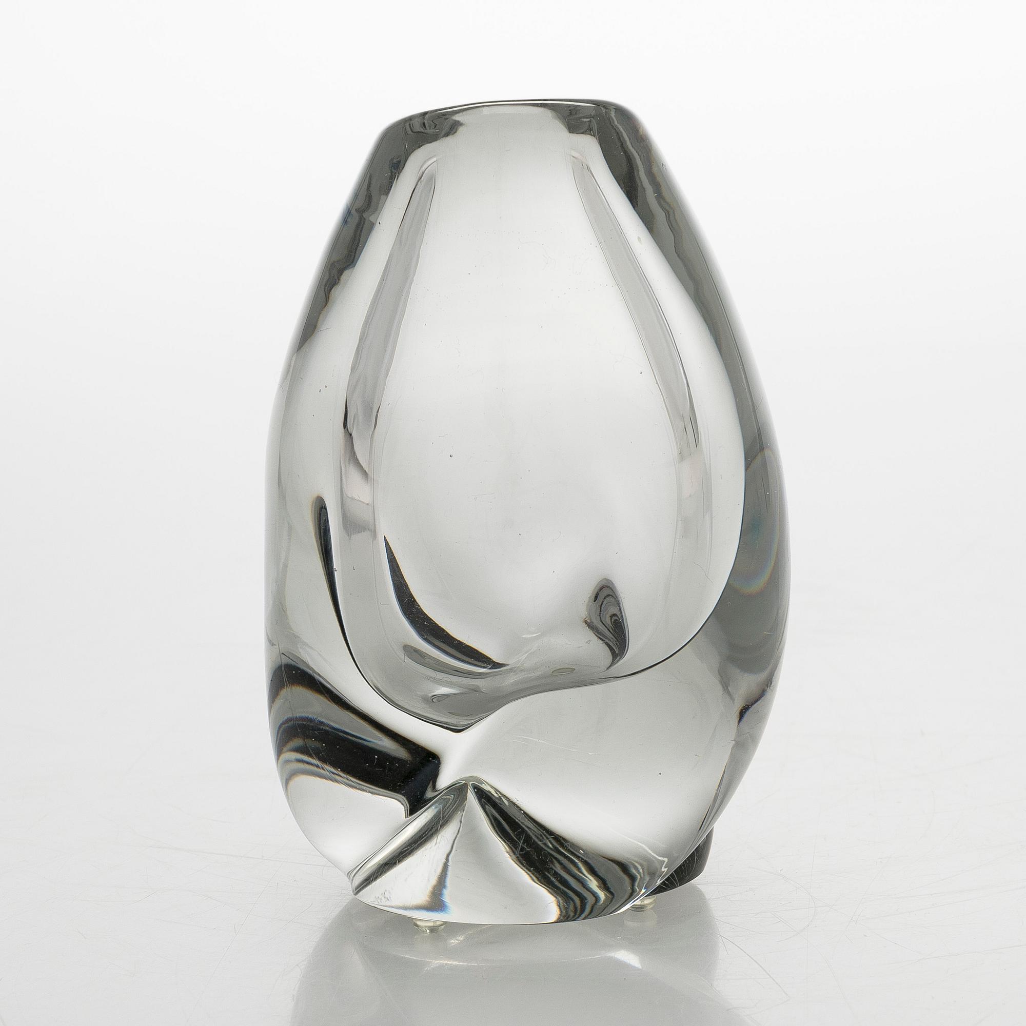 Gunnel Nyman, vas, modell "GN 35", signerad G. Nyman Nuutajärvi Notsjö -51.