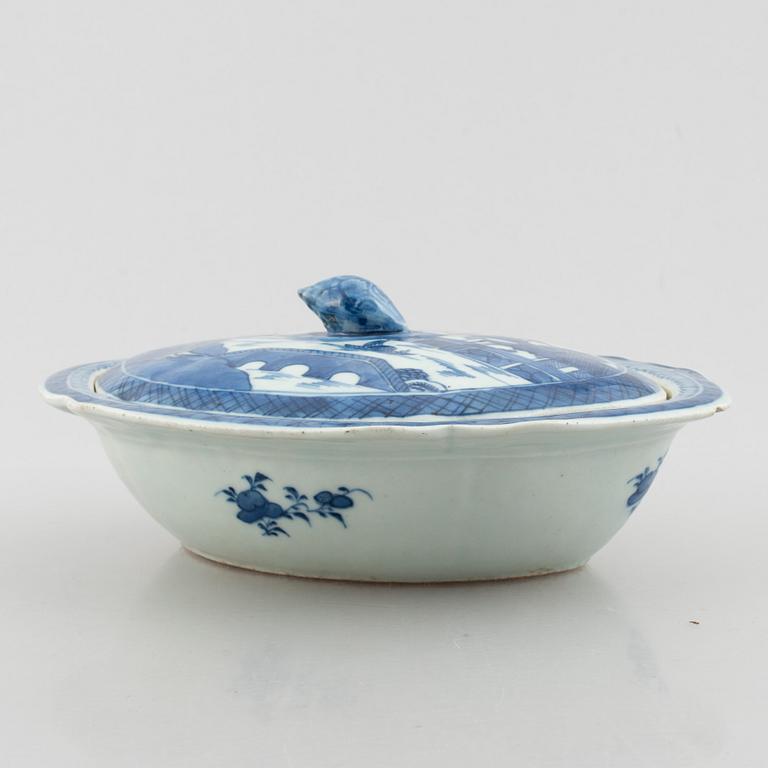 Parti porslin, 10 delar, kompaniporslin, Kina, Qingdynastin 1700-tal samt Jiaqing (1796-1822).
