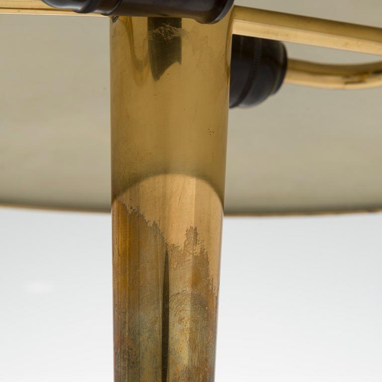 Paavo Tynell, A mid-20th century '5061' table lamp for Idman Finland.