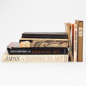 A group of books about Japanese Art, Works of Art and the language. (11 stycken).