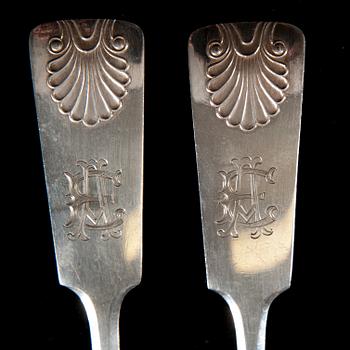 BESTICK, 6+6, silver, "Musslan", Helsingfors 1938. Knivbladen stål. Sammanlagd vikt ca 716 g.