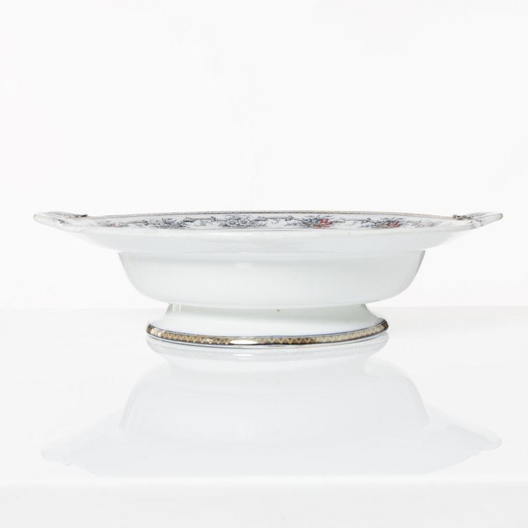 Dinner service, 100 pieces, creamware, "Iris", Rörstrand, second half of the 20th Century.