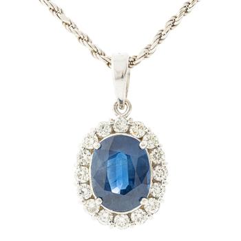 Hänge 18K vitguld med en  fasettslipad safir och  runda briljantslipade diamanter.