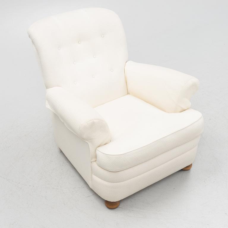 Josef Frank, an armchair, model 336, Firma Svenskt Tenn.