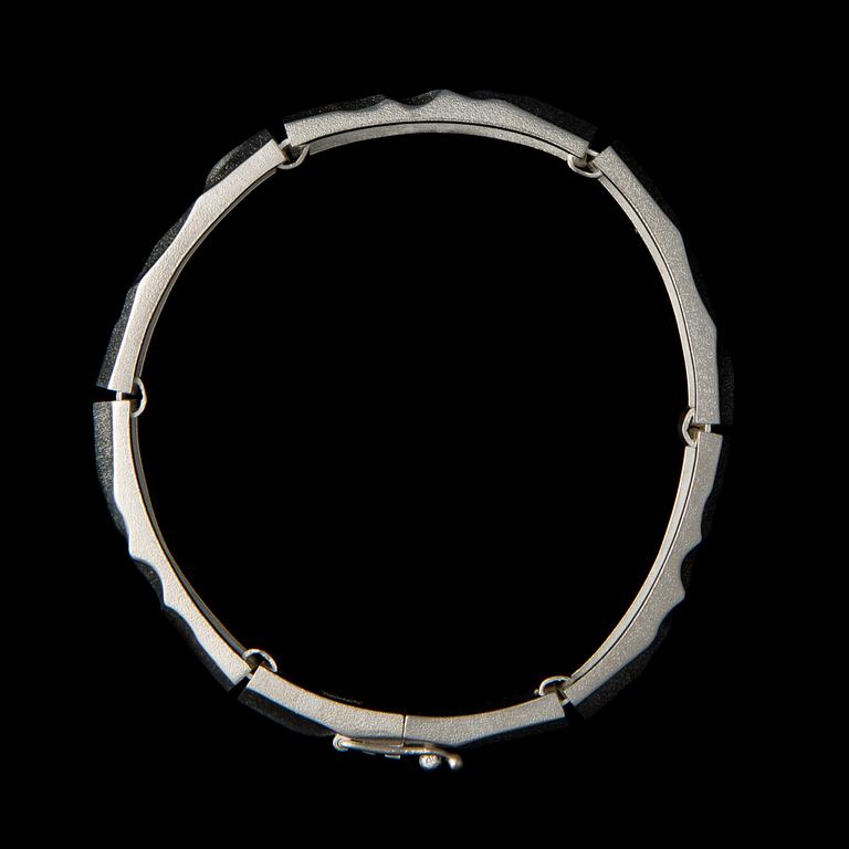 ZOLTAN POPOVITS, ARMBAND. Glacier. Sterling silver, Lapponia 2004.