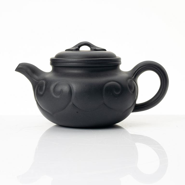 Zhou Guizhen, A 'ruyi' blue yixing teapot, 1980s.