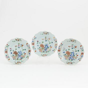 A set of three Chinese famille rose plates, Qing dynasty, Qianlong (1736-95).