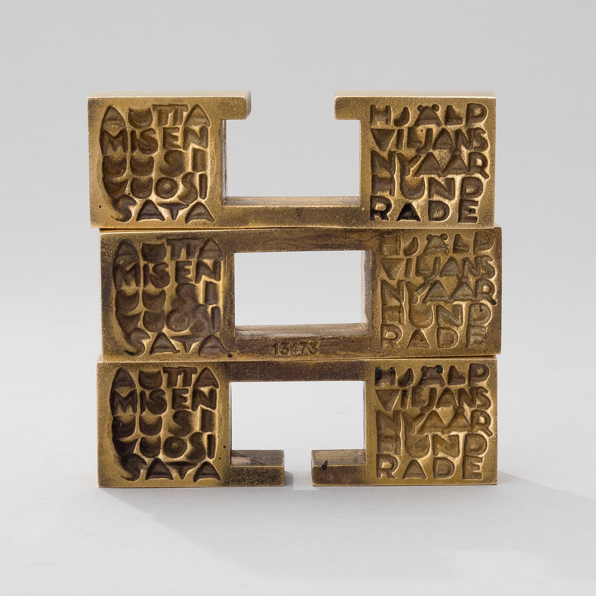 Laila Pullinen, sculpture / medal, bronze, signed LP, numbered  13473.