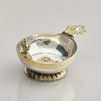 A parcel-gilt drinking bowl/kovsh, Nordic Renaissance, early 17th century possibly Uleåborg, Finland.