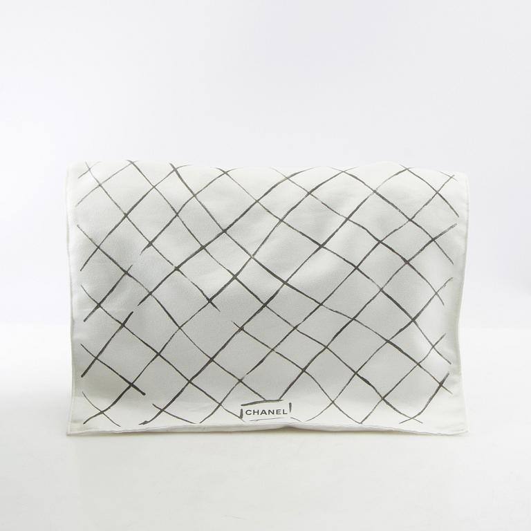 Chanel, bag, "Maxi Sac Classique", 2022.