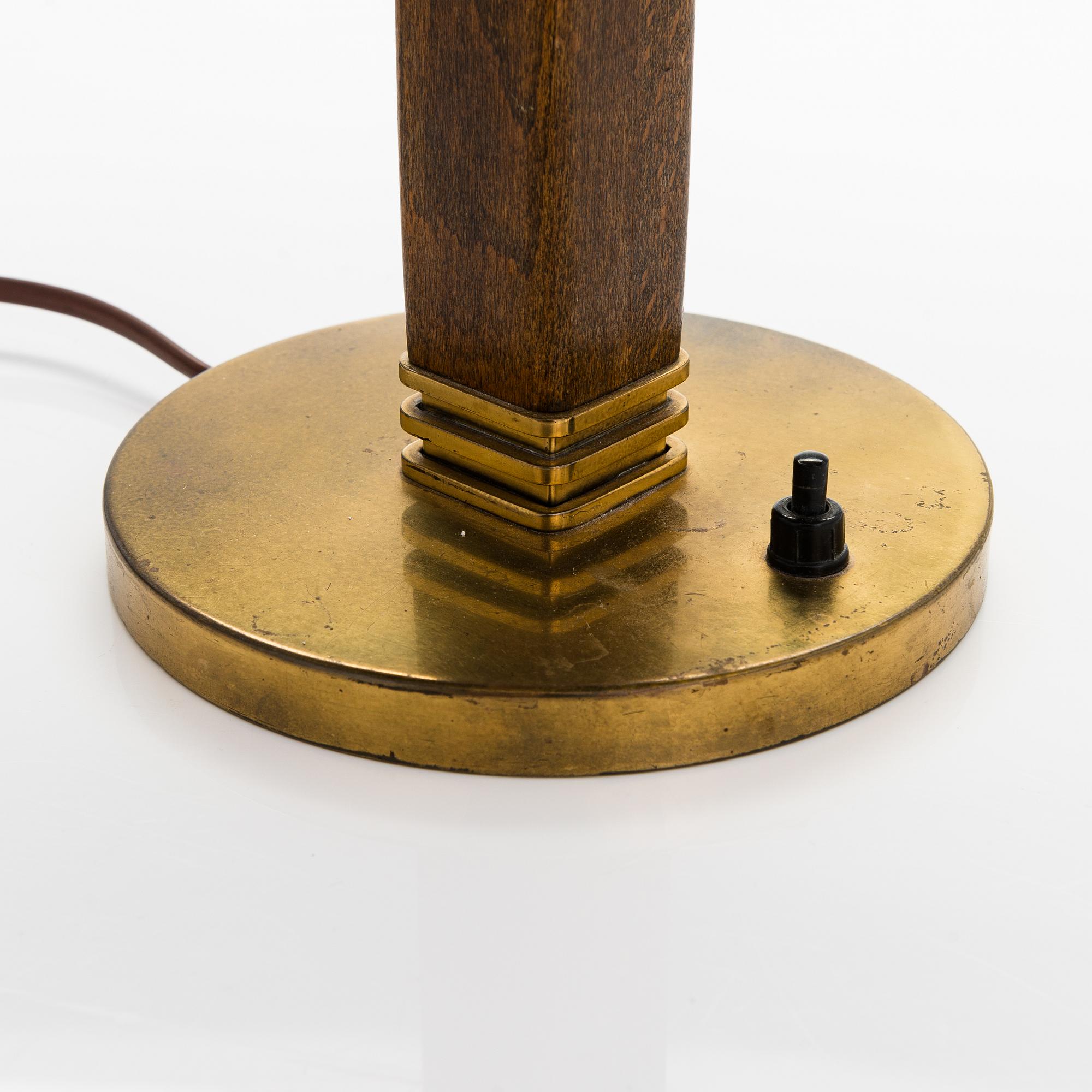 Paavo Tynell, bordslampa, modell 5066, Taito Oy, 1900-talets mitt.
