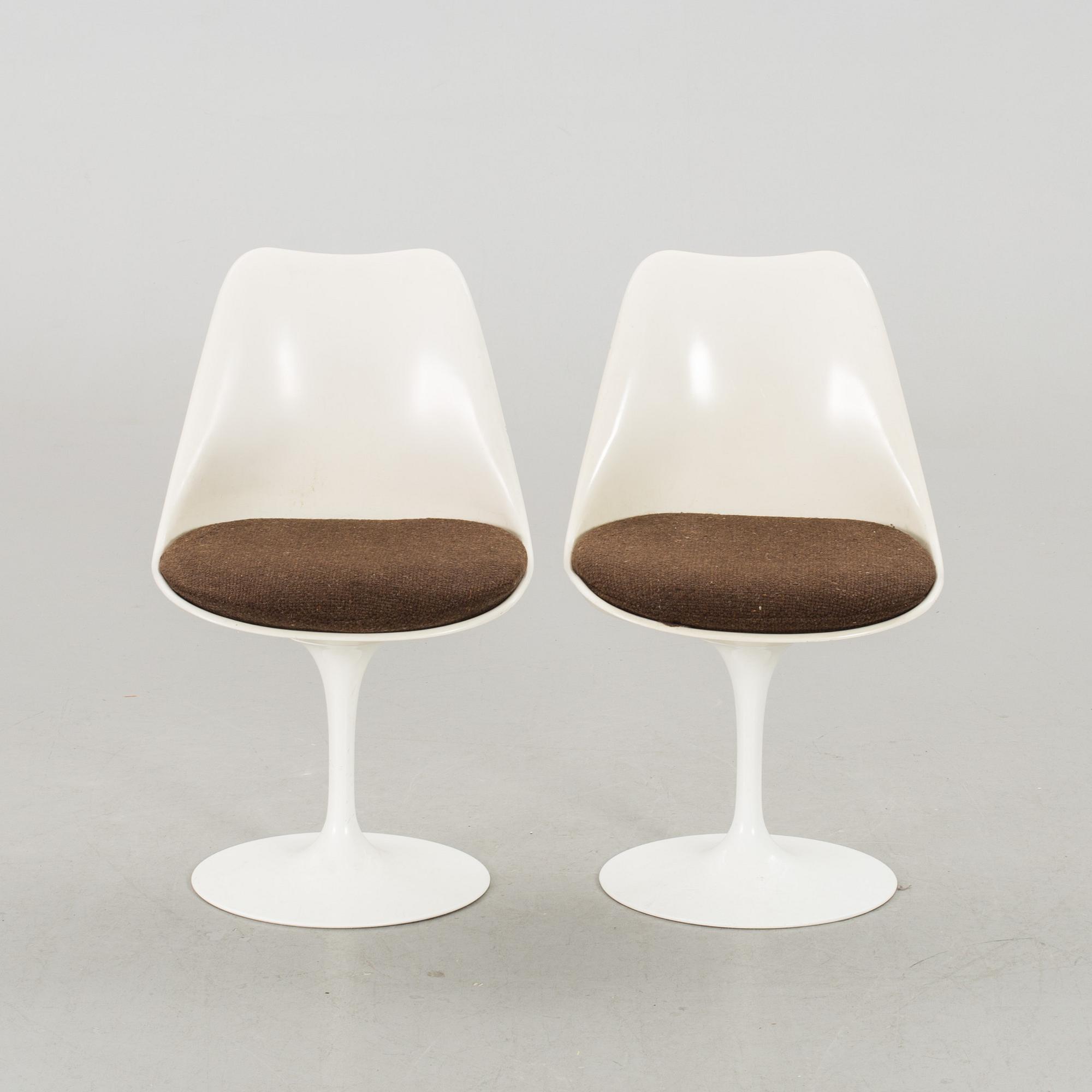 EERO SAARINEN, stolar 2 st "Tulip" för Knoll International, 1900-talets andra hälft.