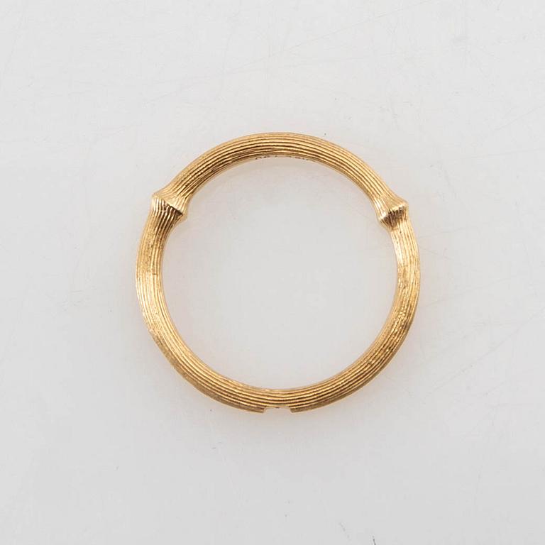 Ole Lynggaard, ring, 18K gold, "Nature IV".