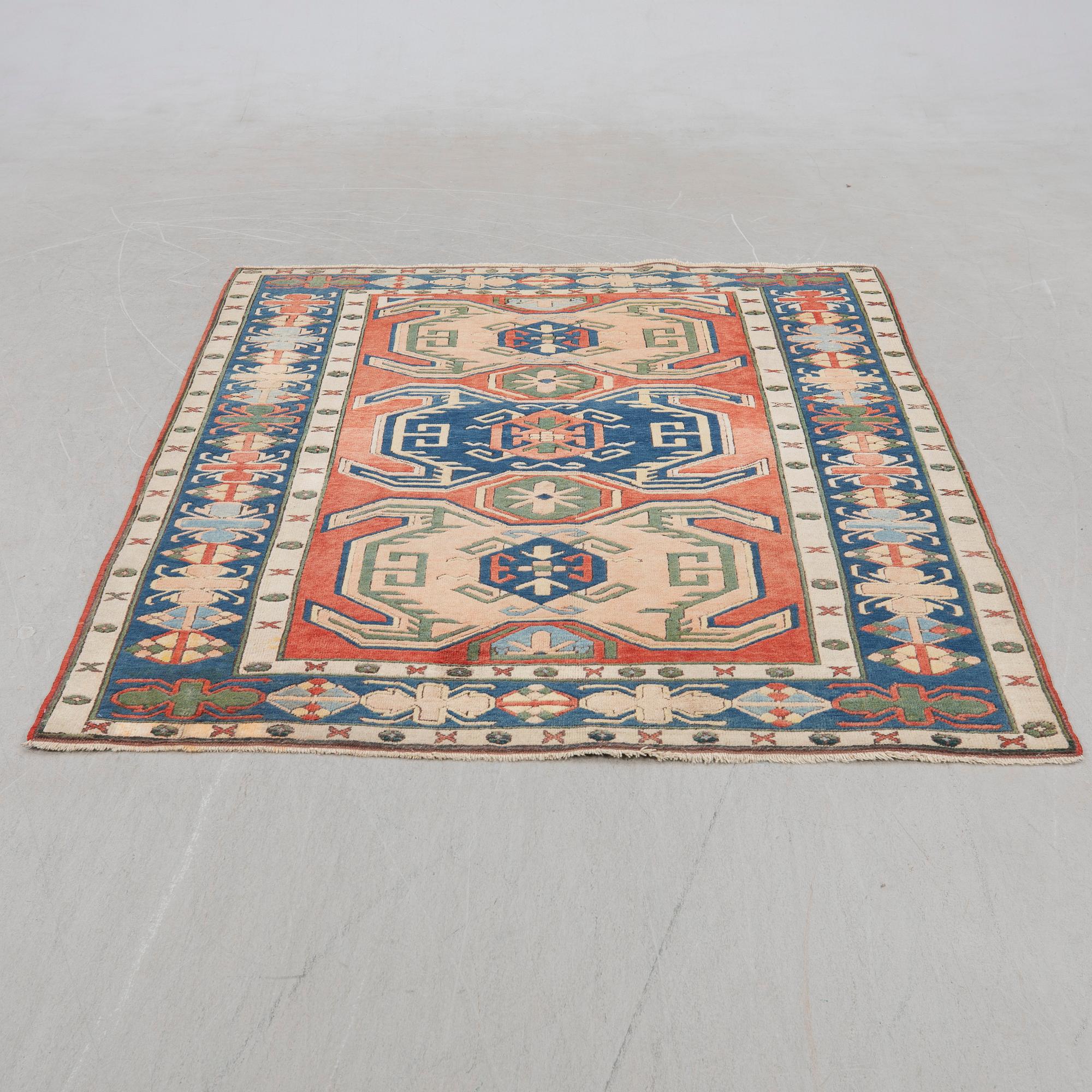 Matta, Konja, ca 222 x 176 cm.