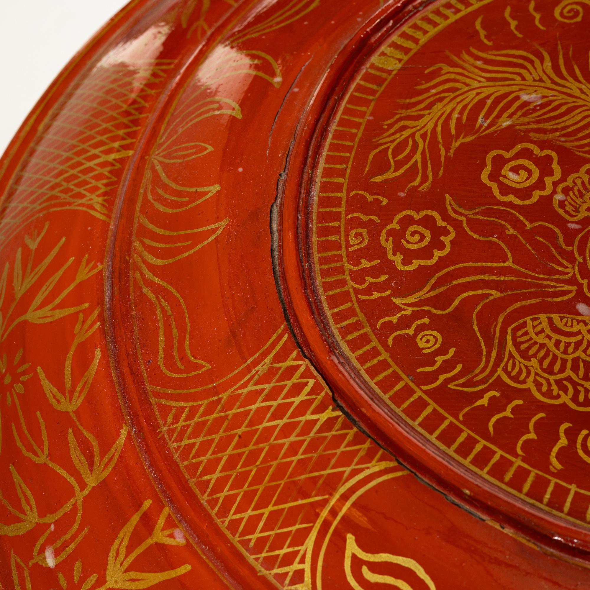 Askar, två stycken, bemålat trä, sydostasien, 1900-tal.