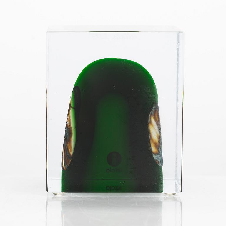 Oiva Toikka, annual glass cube, 2015, signed Oiva Toikka, Nuutajärvi 2015, numbered 28/2000.