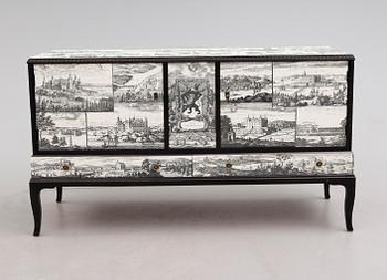 SIDEBOARD, 1900-talets första hälft.