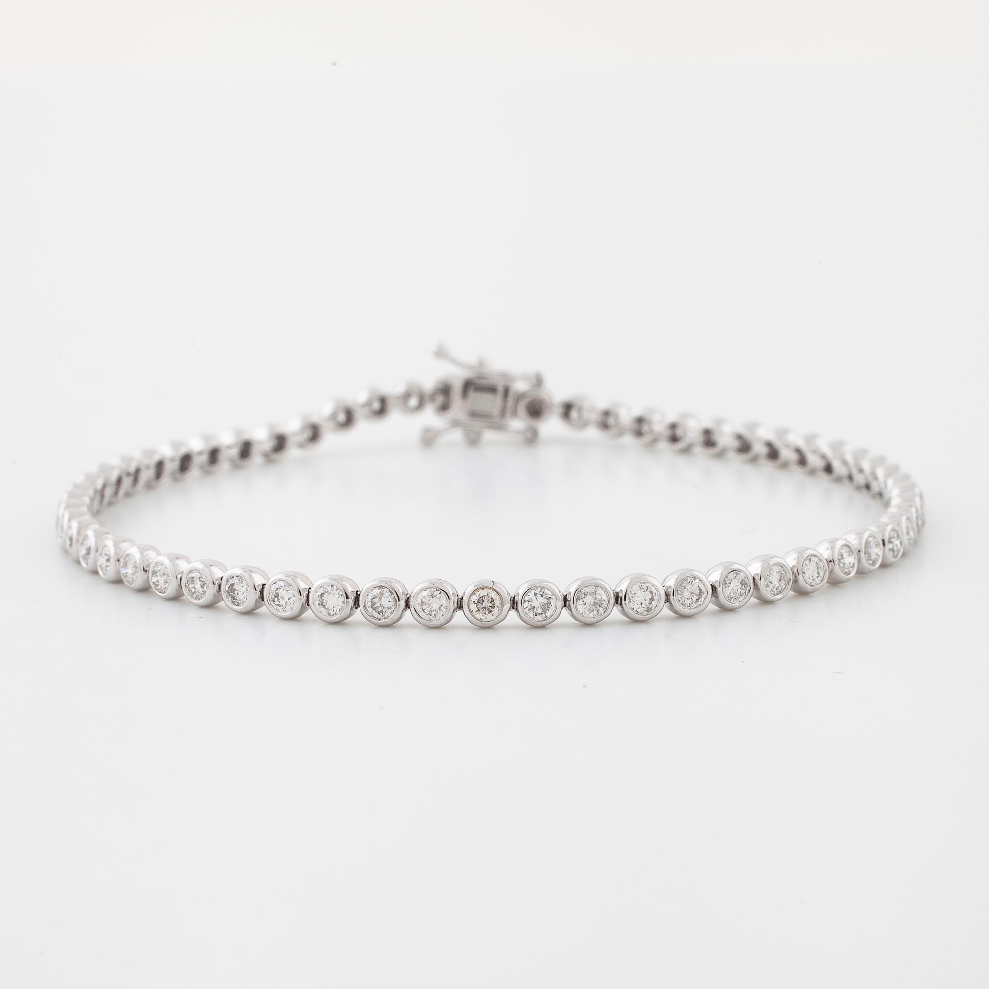 ARMBAND, med briljantslipade diamanter totalt ca 1.80 ct.