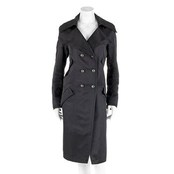 549. CHANEL, a black coat, french size 44.