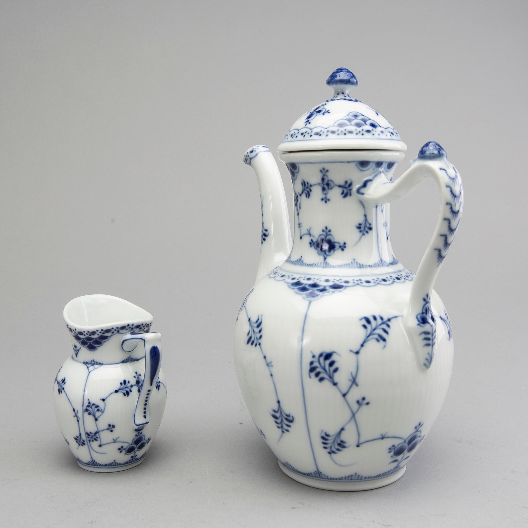 ROYAL COPENHAGEN, kaffeservis, 15 dls Musselmalet halvblond, porslin, första- och andrasortering.