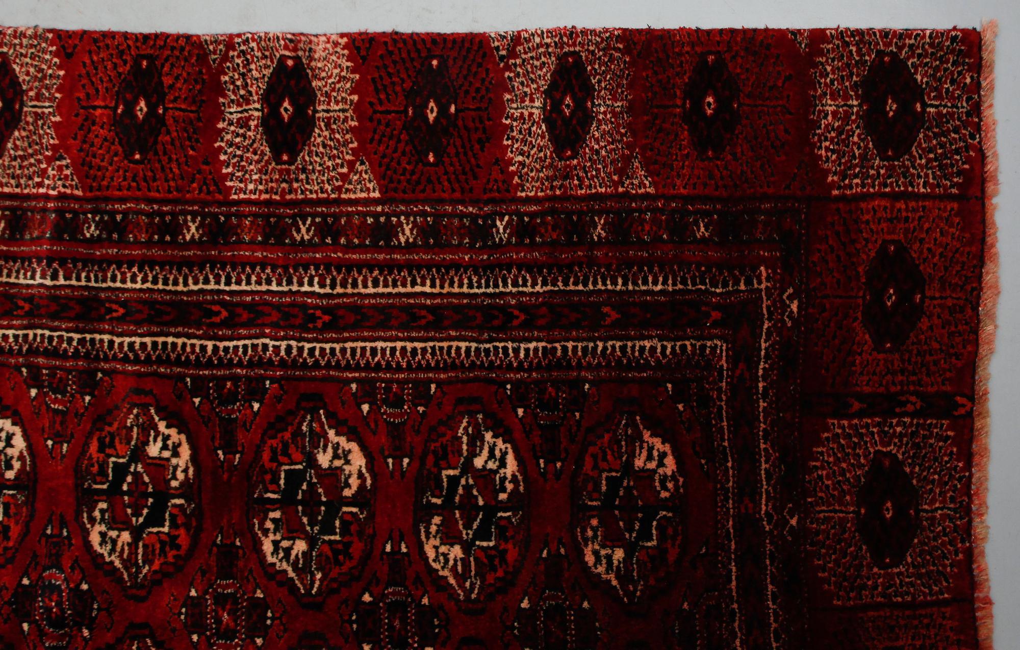 MATTA, orientalisk, modern tillverkning, ca 345 x 210 cm.