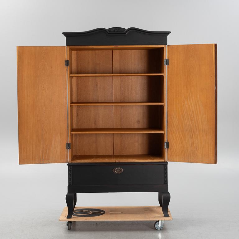 Skåp, jugend, 1900-talets början.