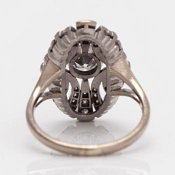 A.Tillander, ring, Art déco-stil, 18K vitguld, briljant- och 8/8-slipade diamanter ca 0.48 ct totalt, Helsingfors 1978.