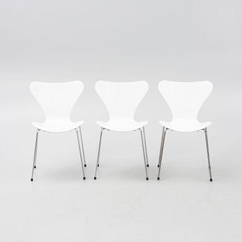 Arne Jacobsen, stolar, 8 st, "Sjuan", Fritz Hansen, Danmark, 2015.